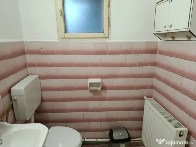 Închiriez casă la curte cu 2 camere,bucătărie,baie,debara,marchiza,hol,Constanta