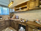 Refugiu pretios:jacuzzi, lemn masiv,2.000 mp teren,4 dormito 