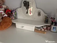 Birou cu loc infrumusetare 