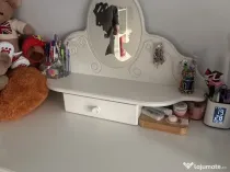 Birou cu loc infrumusetare