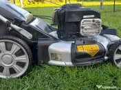 Masina mare de tuns iarba cu autopropulsie 