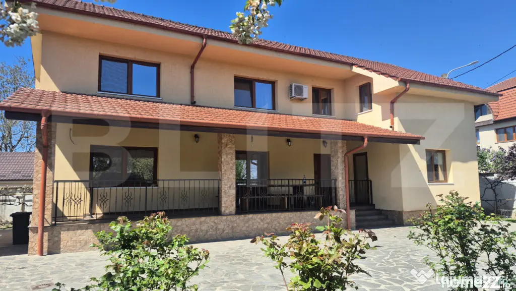 Casa 3 dormitoare de vanzare, 236 mp, teren 525 mp, Semicent - Satu Mare (Satu-Mare)
