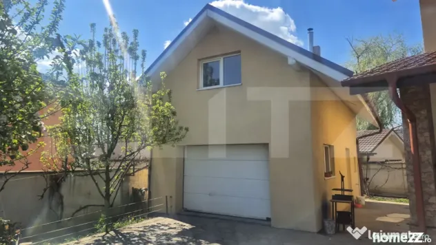 Casa 3 dormitoare de vanzare, 236 mp, teren 525 mp, Semicent - Satu Mare (Satu-Mare)