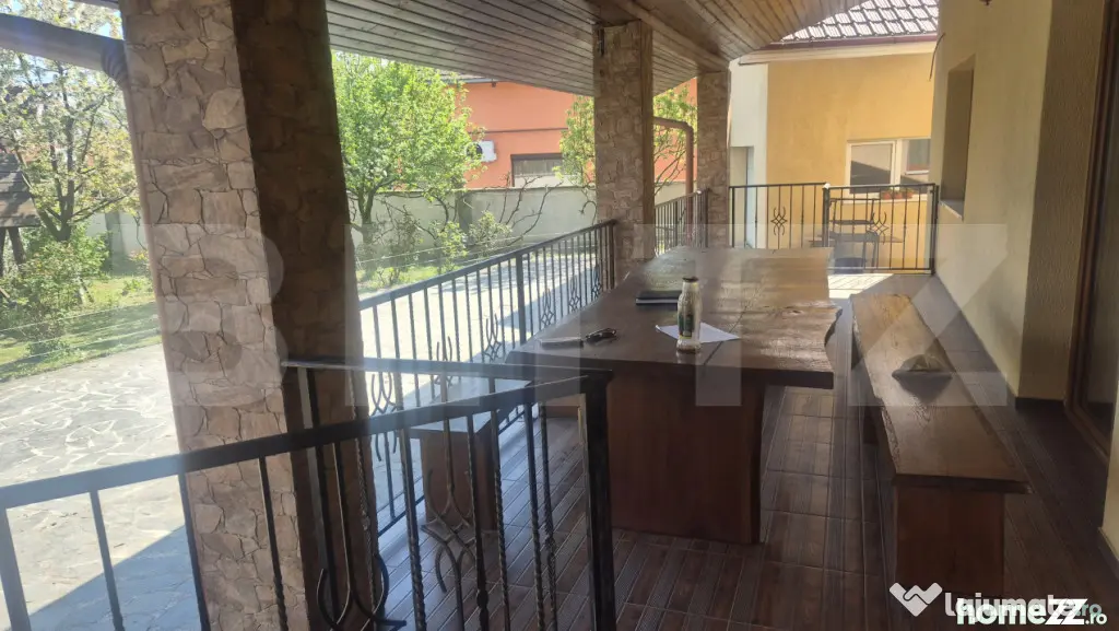 Casa 3 dormitoare de vanzare, 236 mp, teren 525 mp, Semicent - Satu Mare (Satu-Mare)