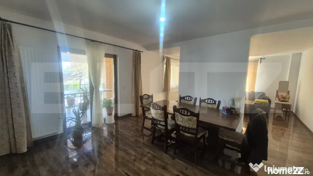 Casa 3 dormitoare de vanzare, 236 mp, teren 525 mp, Semicent - Satu Mare (Satu-Mare)