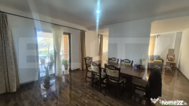 Casa 3 dormitoare de vanzare, 236 mp, teren 525 mp, Semicent - Satu Mare (Satu-Mare)