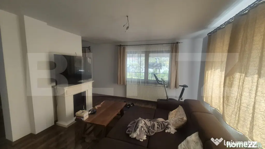 Casa 3 dormitoare de vanzare, 236 mp, teren 525 mp, Semicent - Satu Mare (Satu-Mare)