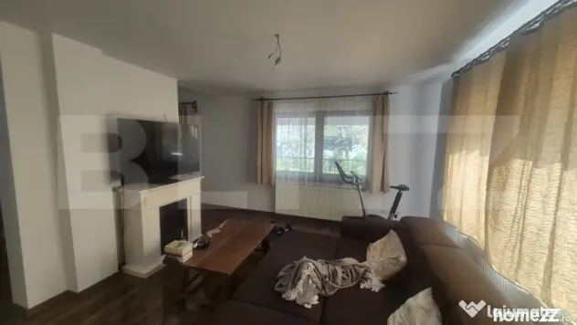 Casa 3 dormitoare de vanzare, 236 mp, teren 525 mp, Semicent - Satu Mare (Satu-Mare)