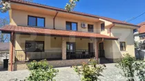 Casa 3 dormitoare de vanzare, 236 mp, teren 525 mp, Semicent