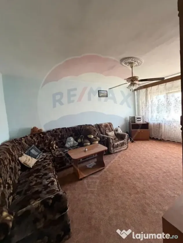 Apartament cu 3 camere de vânzare cu suprafata de 74mp