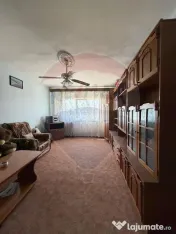 Apartament cu 3 camere de vânzare cu suprafata de 74mp 