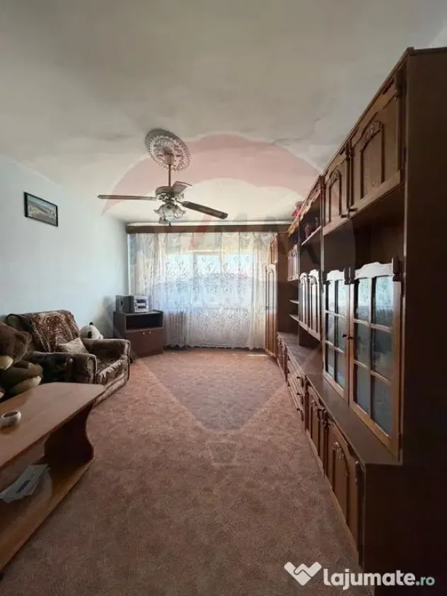 Apartament cu 3 camere de vânzare cu suprafata de 74mp