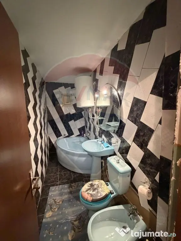 Apartament cu 3 camere de vânzare cu suprafata de 74mp