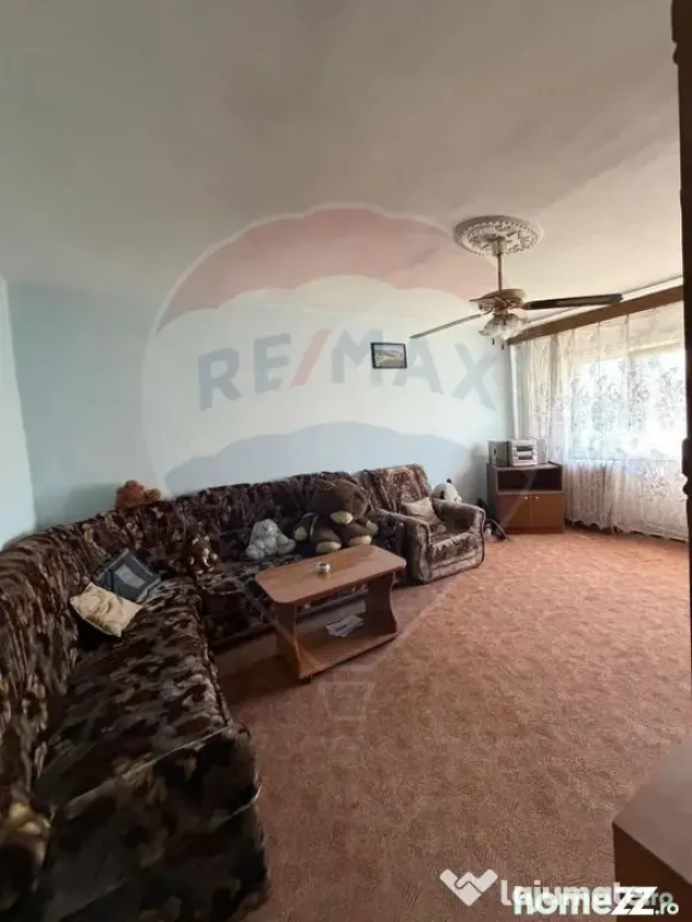 Apartament cu 3 camere de vânzare cu suprafata de 74mp