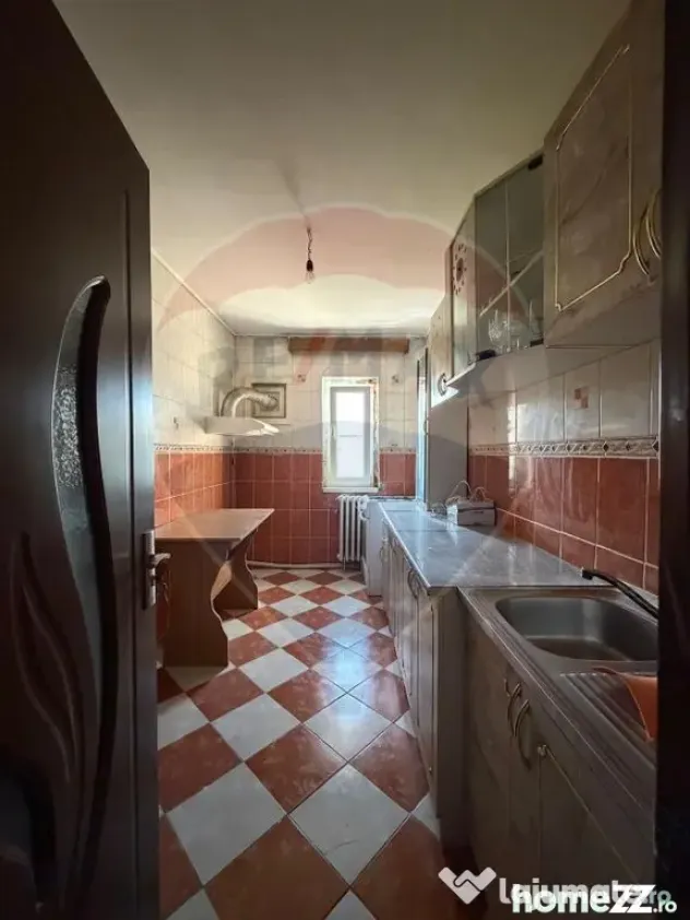 Apartament cu 3 camere de vânzare cu suprafata de 74mp