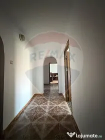 Apartament cu 3 camere de vânzare cu suprafata de 74mp