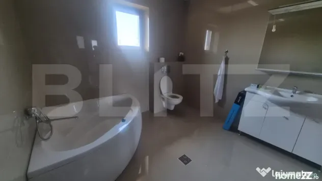 Casa cu 3 camere de inchiriat, 120 mp, teren 950 mp, Balta B