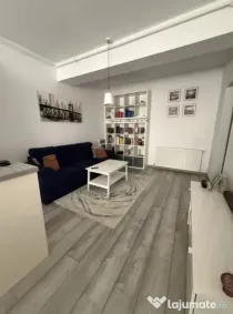 Apartament 3 camere, decomandat - zona Tractorul