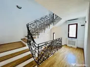 Vila reprezentativa vis a vis de Piata Floreasca, garaj, cur 