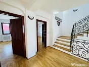 Vila reprezentativa vis a vis de Piata Floreasca, garaj, cur 