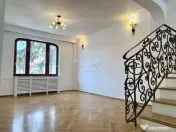 Vila reprezentativa vis a vis de Piata Floreasca, garaj, cur 