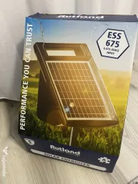 Energizator cu panou solar pentru gard electric independent Rutland ESS675 