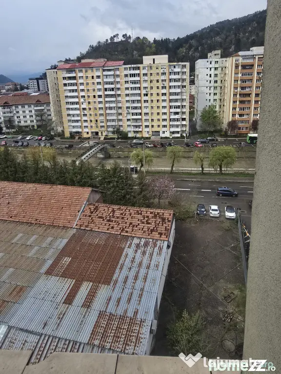 Apartament 2 camere, etaj 8/9, priveliște superbă Zona Orh