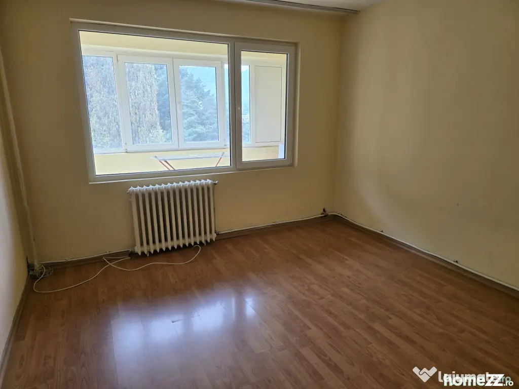 Apartament 2 camere, etaj 8/9, priveliște superbă Zona Orh