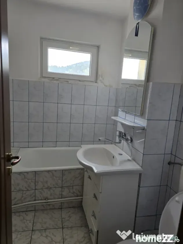 Apartament 2 camere, etaj 8/9, priveliște superbă Zona Orh