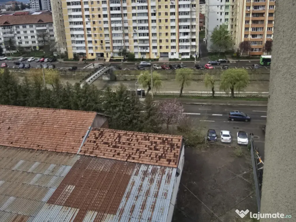 Apartament 2 camere, etaj 8/9, priveliște superbă Zona Orh