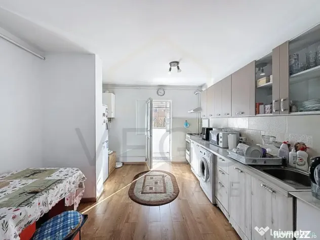 2 camere decomandate, balcon, zona UMF - Zorilor - Gh.Dima