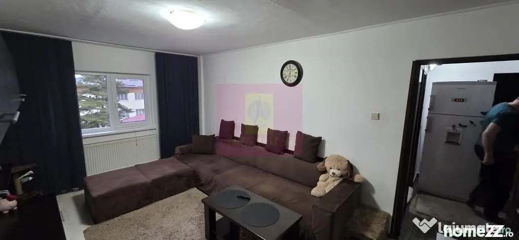 Apartament cu 2 camere de vânzare în Câmpina, zonă Ce... - Campina (Prahova)