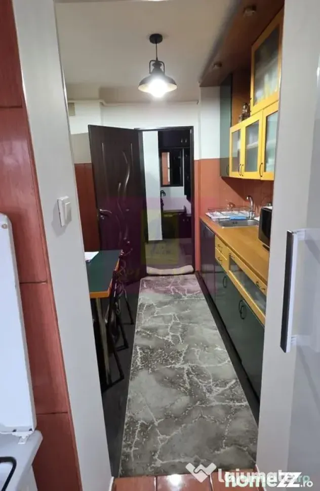 Apartament cu 2 camere de vânzare în Câmpina, zonă Ce... - Campina (Prahova)