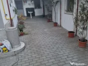 Casa spatiu comercial vis-a-vis de intrarea in Piata Centrala Craiova 