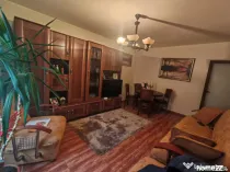 Apartament 3 camere de vanzare, in zona Casa de Cultura