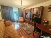 Apartament 3 camere de vanzare, in zona Casa de Cultura 