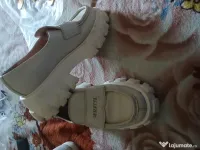 Vând pantofi Musette 