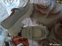 Vând pantofi Musette