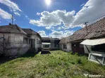 Casa de vanzare pe un teren 2500 mp, strada inchisa, utilita