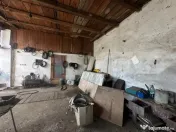 Casa de vanzare pe un teren 2500 mp, strada inchisa, utilita 