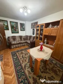 Apartament 2 camere decomandat , et 1 pentru inchiriere, cen
