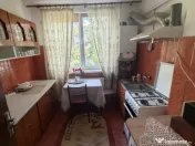 Apartament 2 camere decomandat , et 1 pentru inchiriere, cen 