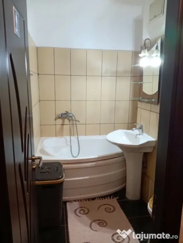 Apartament 2 camere, semidecomandat, Craiovița Nouă – zonă excelentă