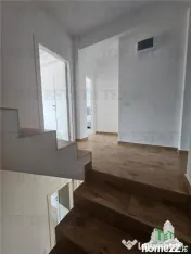 Vila cuplata 4 camere mansarda in Rosu 