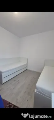 Pat cu spatiu de depozitare 