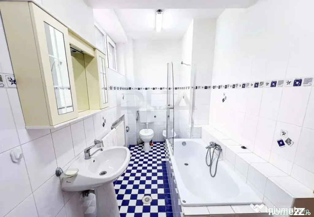 Apartament 5 camere de vanzare demisol Aviatorilor- investit