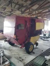 Balotiera New Holland baloti rotunzi 