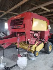 Balotiera New Holland baloti rotunzi 