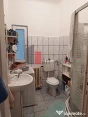 Apartament cu 3 camere de vanzare-Piata Victoriei 