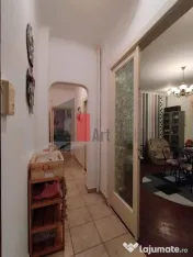 Apartament cu 3 camere de vanzare-Piata Victoriei 